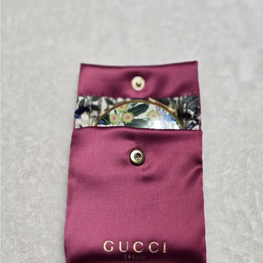 Gucci Beauty Compact with Floral Design NEW In Bag